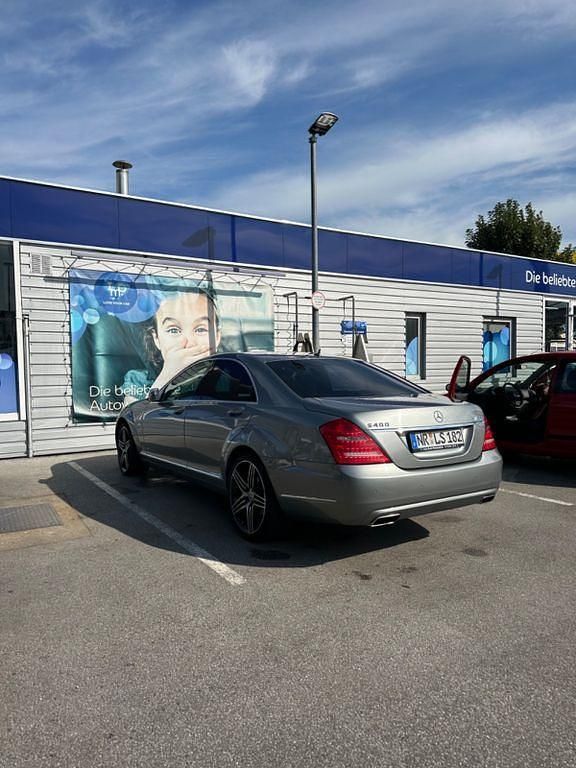 Grau Gebraucht 2010 Mercedes S350 Limousine | 18.800 € (Fairer Preis) - Bild 1/4