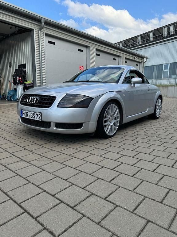 Silber Gebraucht 1999 Audi TT Design Coupé | 3.850 € (Fairer Preis) - Bild 1/3