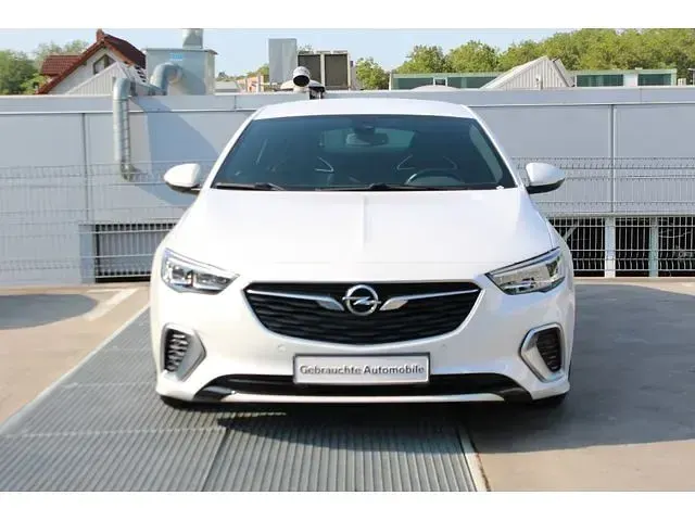 Gebraucht Opel Insignia Sport 209 PS (153 kW) 2018 Weiß Limousine