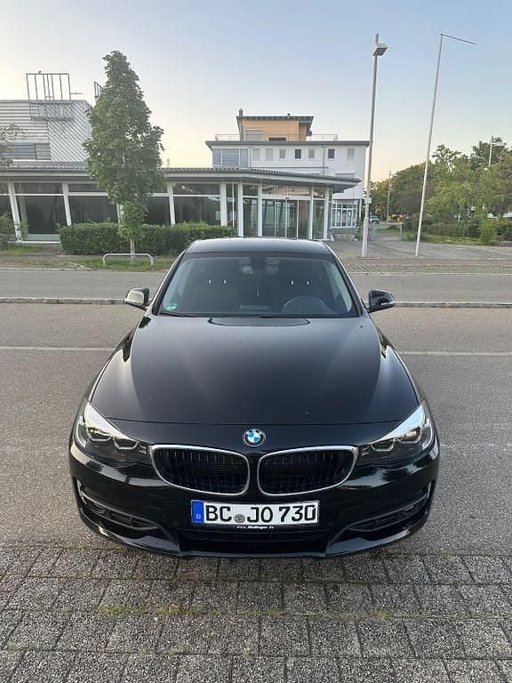 Schwarz Gebraucht 2018 BMW 320 Gran Turismo Limousine | 17.300 € (Guter Preis) - Bild 1/4