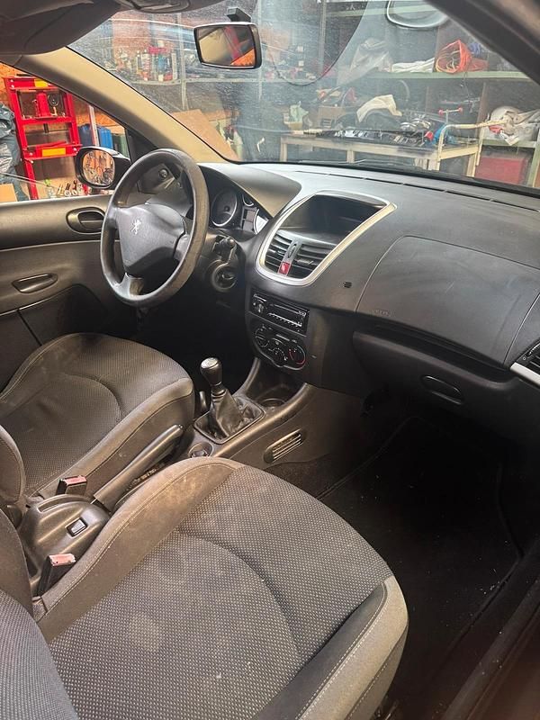 Gebraucht Peugeot 206+ 75 PS (55 kW) 2009 Kleinwagen