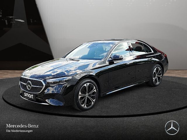 Schwarz Gebraucht 2024 Mercedes E300 Avantgarde Limousine | 48.990 € (Guter Preis) - Bild 1/4
