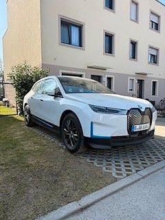 Gebraucht BMW iX 239 kW (326 PS) 2023 Weiß SUV