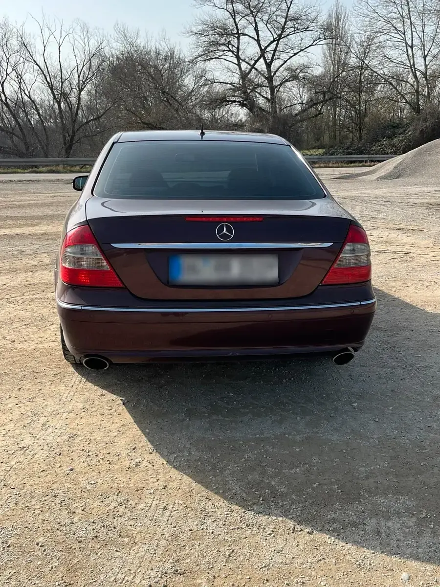 Gebraucht Mercedes E220 224 PS (164 kW) 2008 Rot Limousine