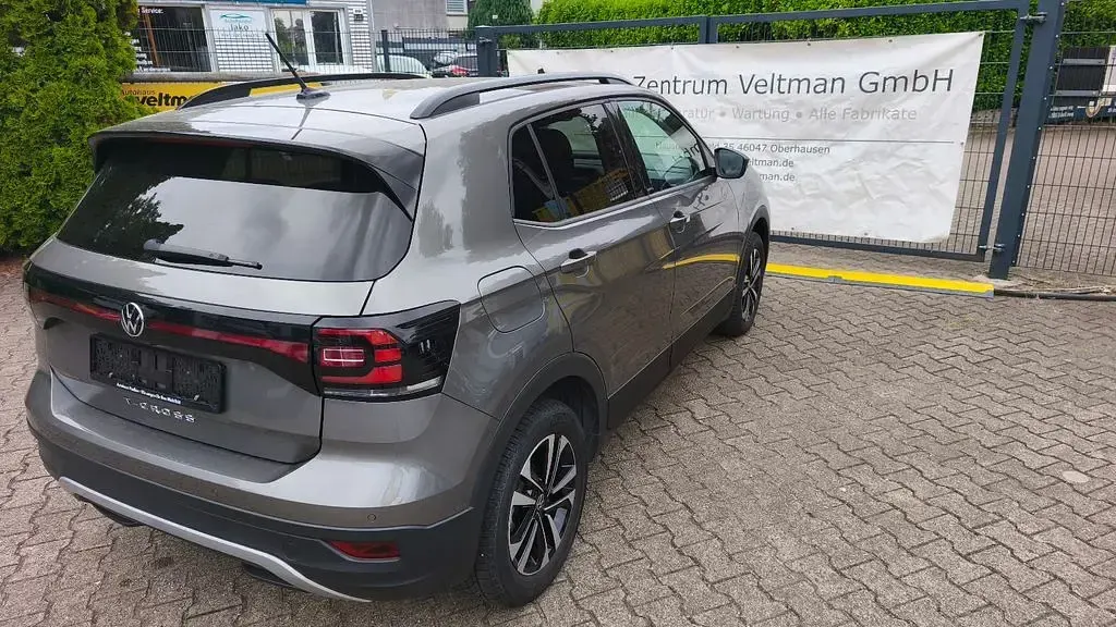 Gebraucht VW T-Cross United 150 PS (110 kW) 2021 Grau SUV