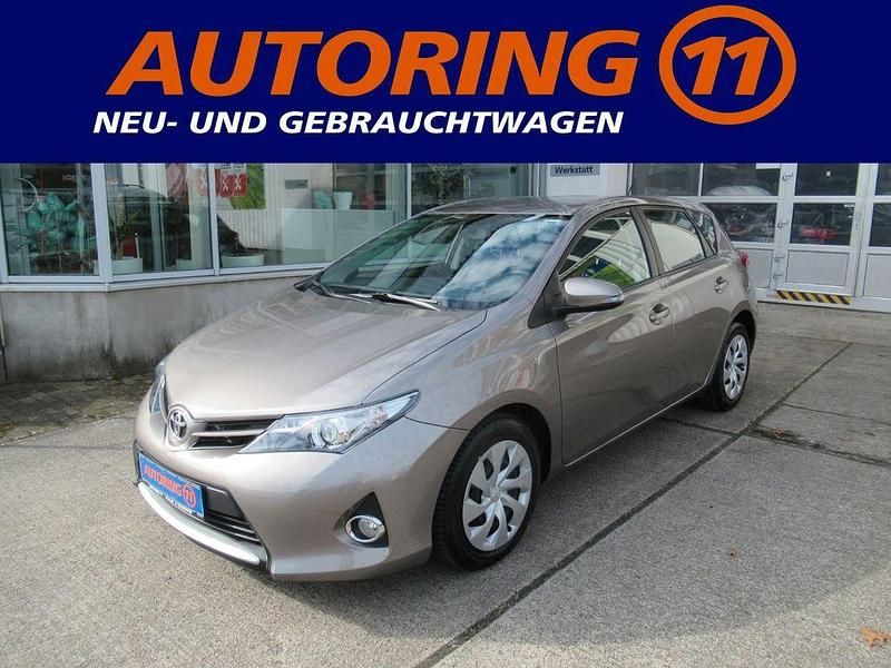 Gebraucht Toyota Auris 99 PS (72 kW) 2014 Grau Limousine