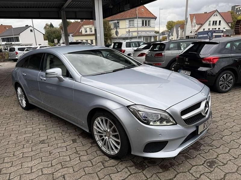 Silber Gebraucht 2015 Mercedes CLS250 Limousine | 22.500 € (Fairer Preis) - Bild 1/4