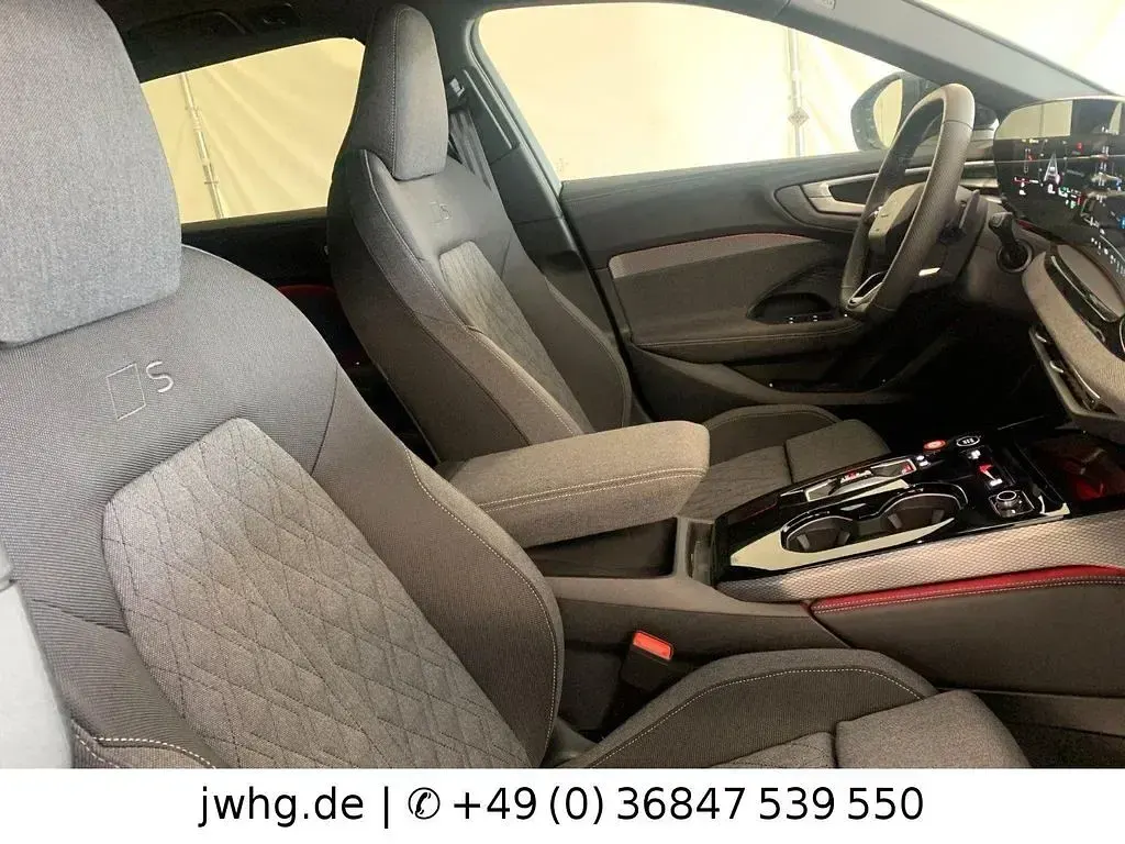 Second-hand Audi A5 S-Line 204 CP (150 kW) 2025 Gri Break
