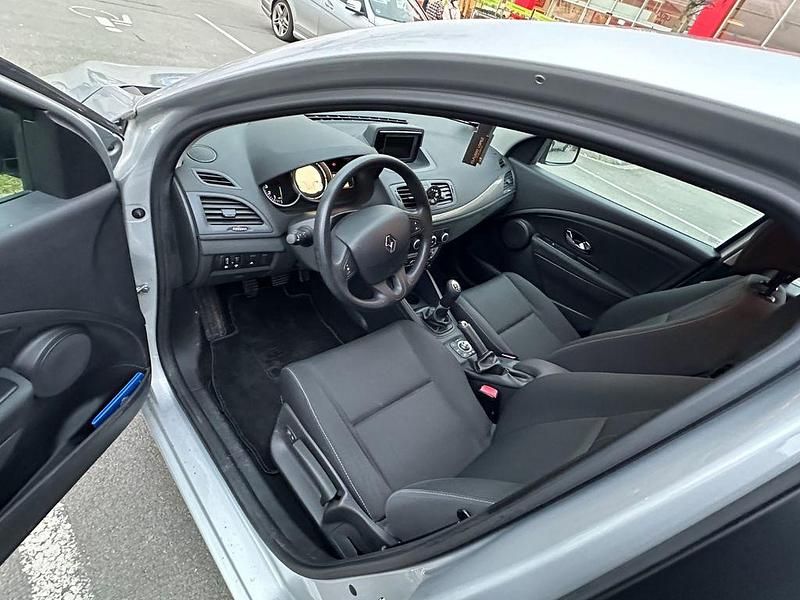 Gebraucht Renault Mégane 101 PS (74 kW) 2013 Grau Limousine