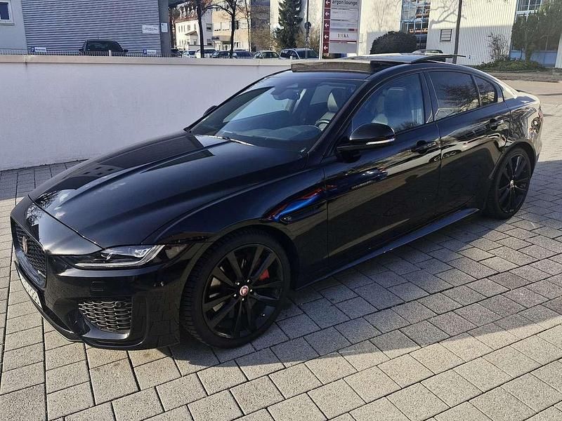 Gebraucht Jaguar XE R-Dynamic 250 PS (183 kW) 2023 Schwarz Limousine