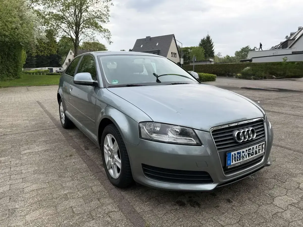 Second-hand Audi A3 Ambition 102 CP (75 kW) 2010 Gri Hatchback