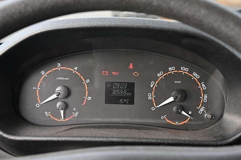 Gebraucht Lada niva 83 PS (61 kW) 2021 Silber SUV