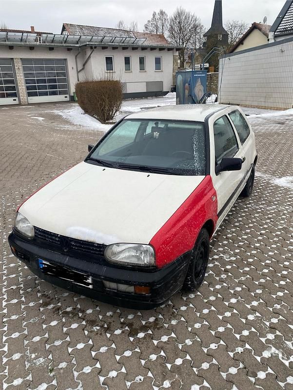 Weiß Gebraucht 1995 VW Golf III Kleinwagen | 600 € - Bild 1/4