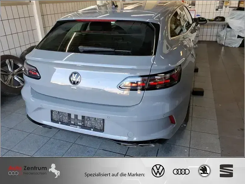 Używany VW Arteon R 320 KM (235 kW) 2024 Szary Kombi