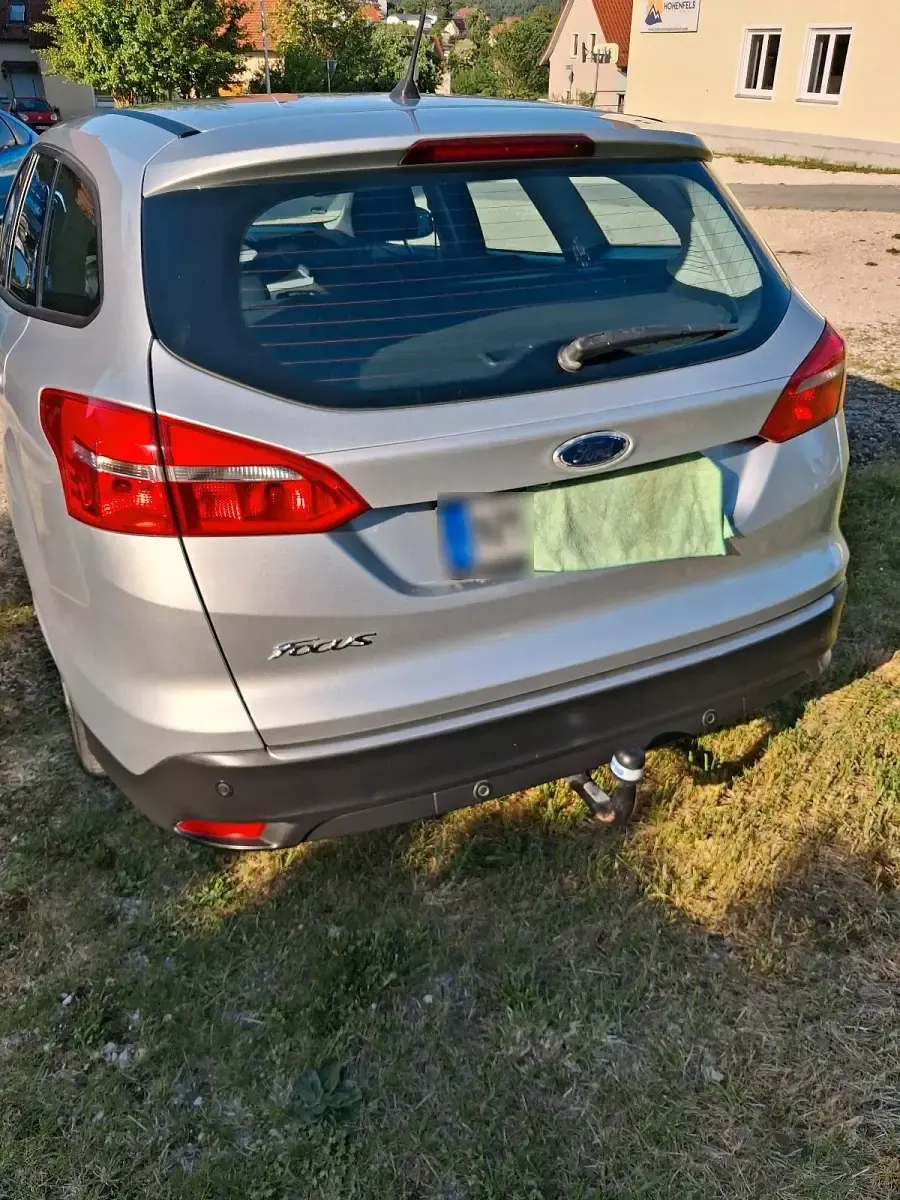 Gebraucht Ford Focus 105 PS (77 kW) 2016 Silber Kombi