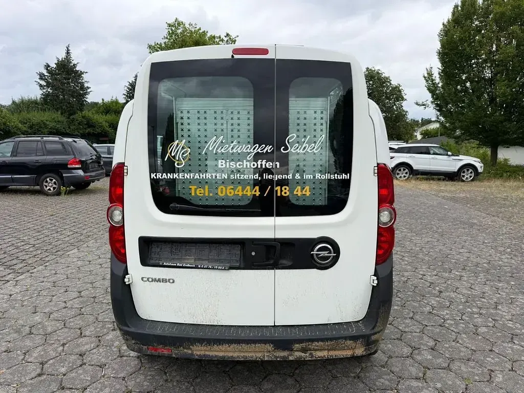 Gebraucht Opel Combo Edition 120 PS (88 kW) 2017 Weiß Van / Kleinbus