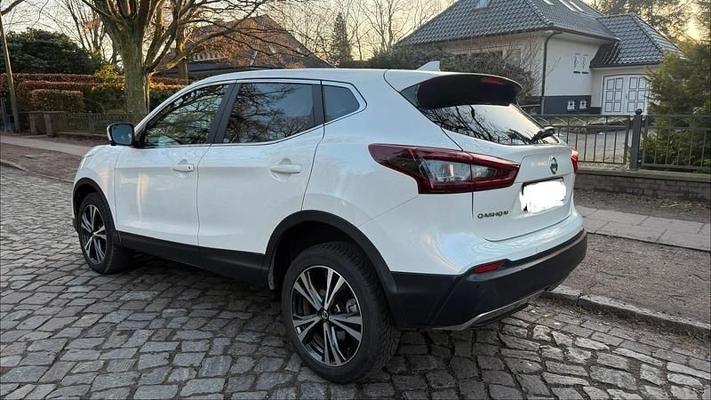 Gebraucht Nissan Qashqai 151 PS (111 kW) 2020 Weiß SUV