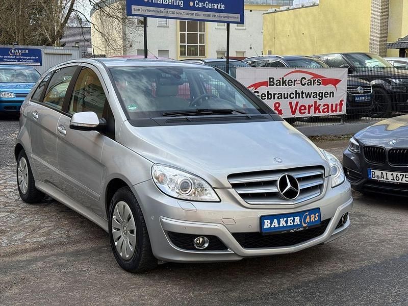 Gebraucht Mercedes B170 116 PS (85 kW) 2009 Silber Van / Kleinbus