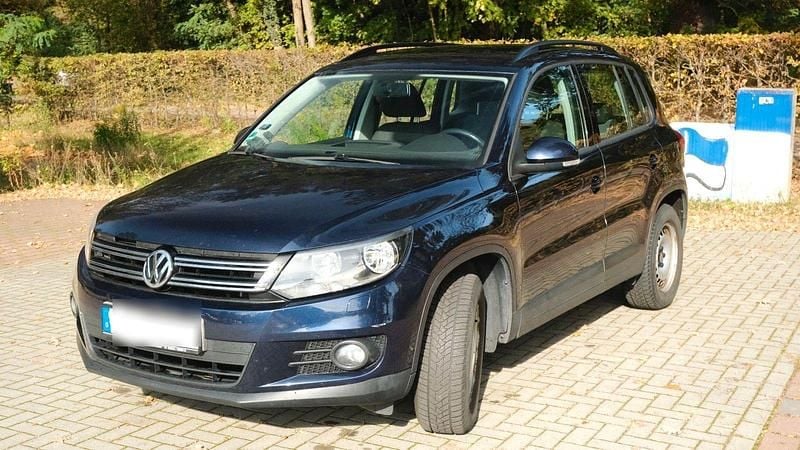 Blau Gebraucht 2012 VW Tiguan Trendline SUV | 6.990 € (Superpreis) - Bild 1/4