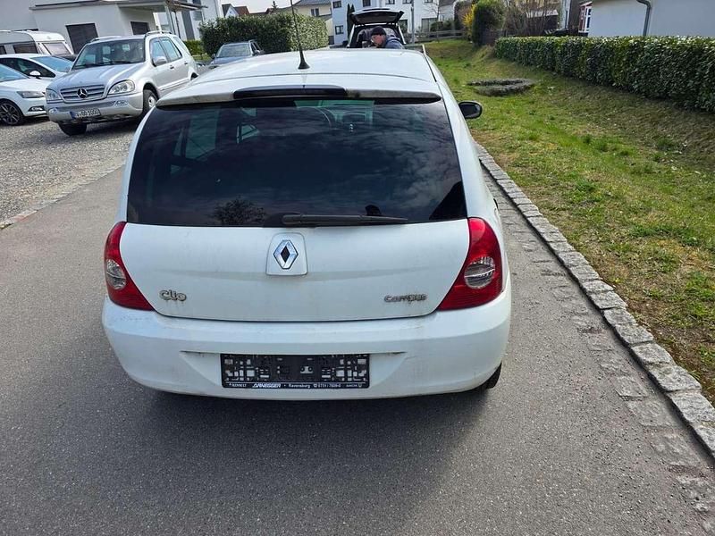 Gebraucht Renault Clio II Campus 75 PS (55 kW) 2009 Gletscherweiss Kleinwagen