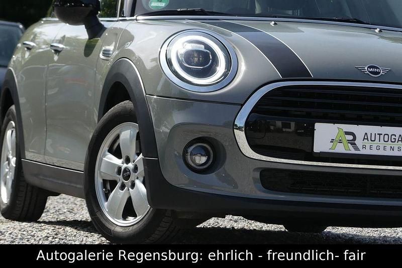 Grau Gebraucht 2019 Mini Cooper Kleinwagen | 15.950 € (Fairer Preis) - Bild 1/4