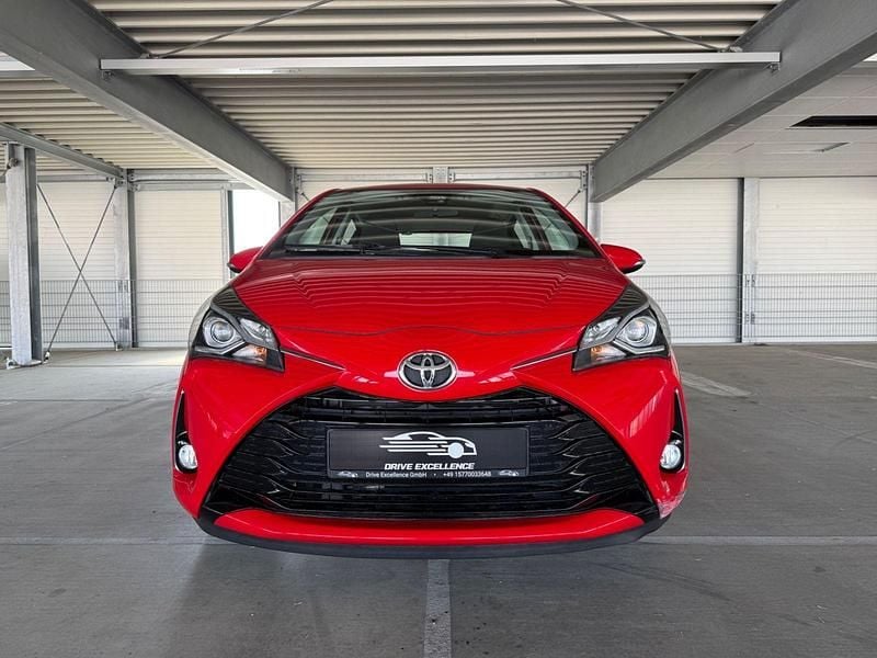 Gebraucht Toyota Yaris 111 PS (81 kW) 2018 Rot Kleinwagen