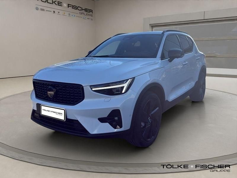 Neu Volvo XC40 Plus 163 PS (119 kW) 2025 Weiß SUV
