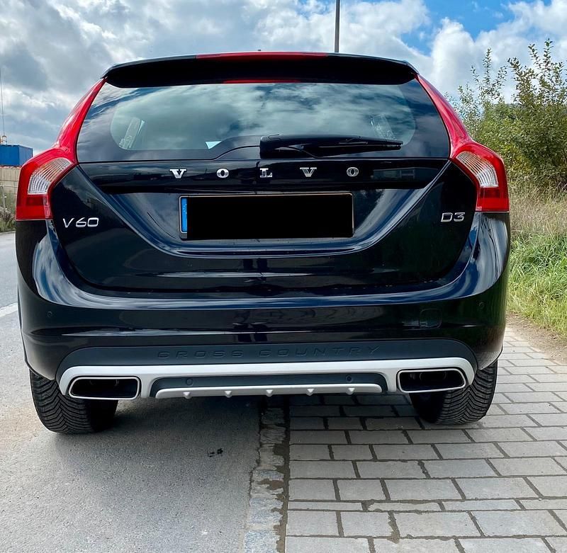 Gebraucht Volvo V60 CC 150 PS (110 kW) 2017 Kombi
