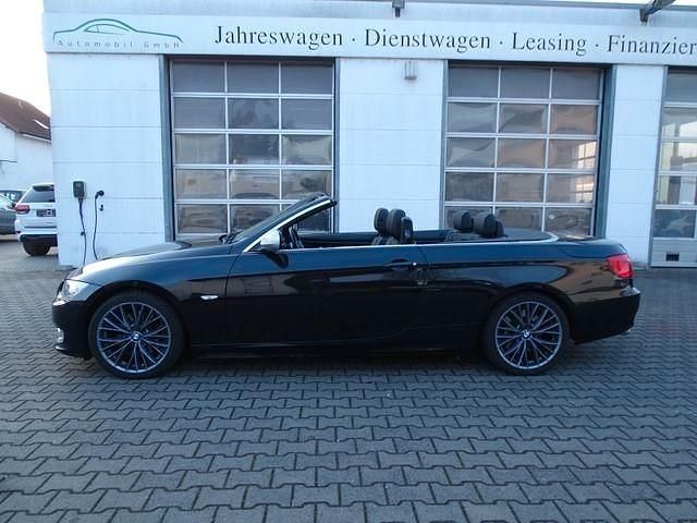Gebraucht BMW 325 Cabriolet Sport Line 204 PS (150 kW) 2013 Schwarz Cabrio