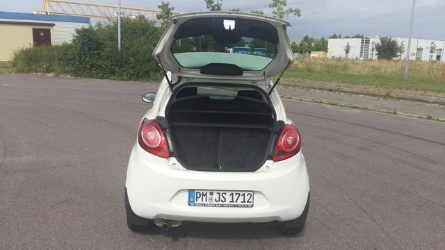 Gebraucht Ford Ka Titanium 94 PS (69 kW) 2010 Weiß metallic Kleinwagen