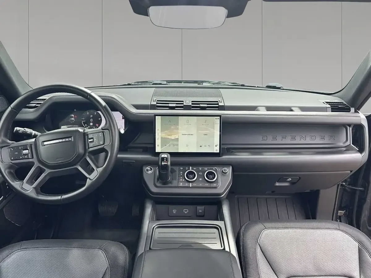Gebraucht Land Rover Defender HSE Dynamic 252 PS (185 kW) 2022 Carpathian grey SUV