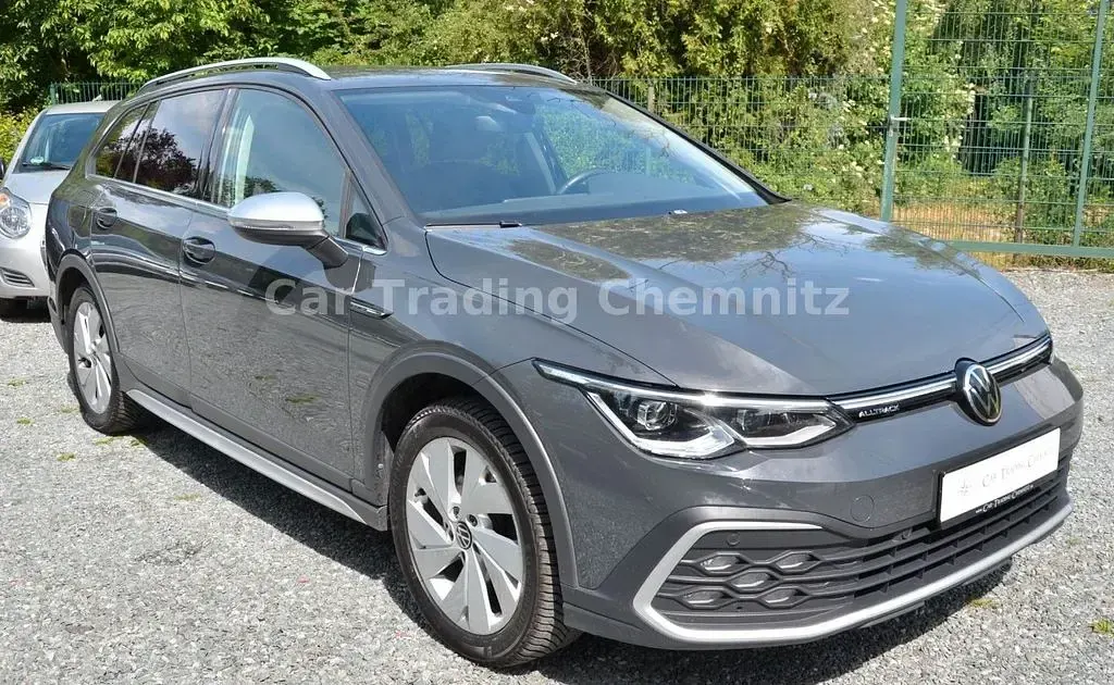 Gebraucht VW Golf Alltrack 200 PS (147 kW) 2021 Uranograu/cinza urano Kombi