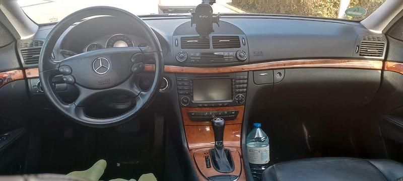 Gebraucht Mercedes E320 Elegance 224 PS (164 kW) 2008 Blau Limousine