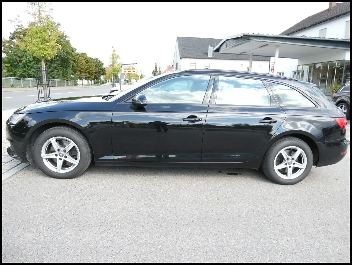 Gebraucht Audi A4 Sport 170 PS (125 kW) 2018 Schwarz Kombi