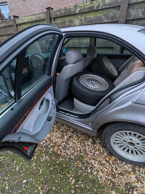 Gebraucht BMW 523 170 PS (125 kW) 1997 Grau Limousine