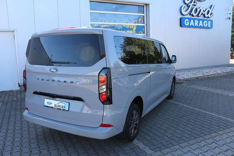 Neu Ford Tourneo Custom Titanium 170 PS (125 kW) 2025 Grau Van
