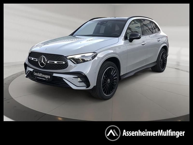 Manufaktur lack manufaktur alpingrau uni Gebraucht 2025 Mercedes GLC300e SUV | 76.890 € - Bild 1/4