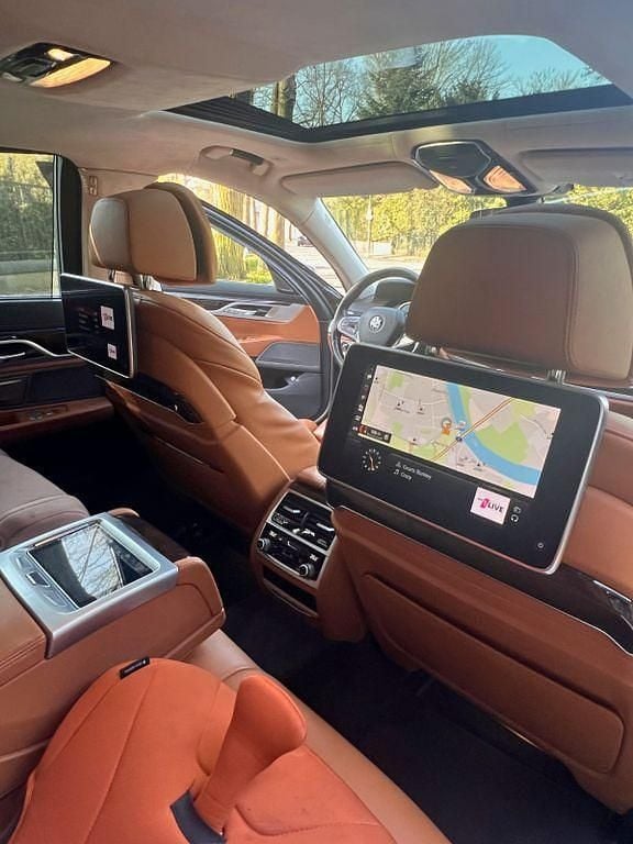 Gebraucht BMW 730 265 PS (194 kW) 2018 Beige Limousine