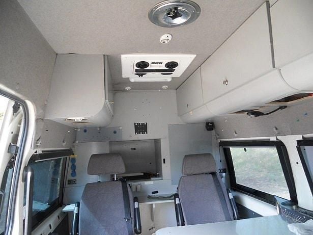 Second-hand Ford Transit 125 CP (91 kW) 2004 Alb Monovolum