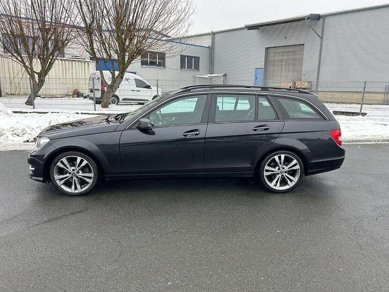 Gebraucht Mercedes C220 170 PS (125 kW) 2012 Schwarz Limousine