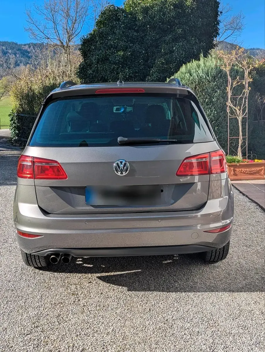 Gebraucht VW Golf VII LOUNGE 125 PS (91 kW) 2015 Grau Limousine