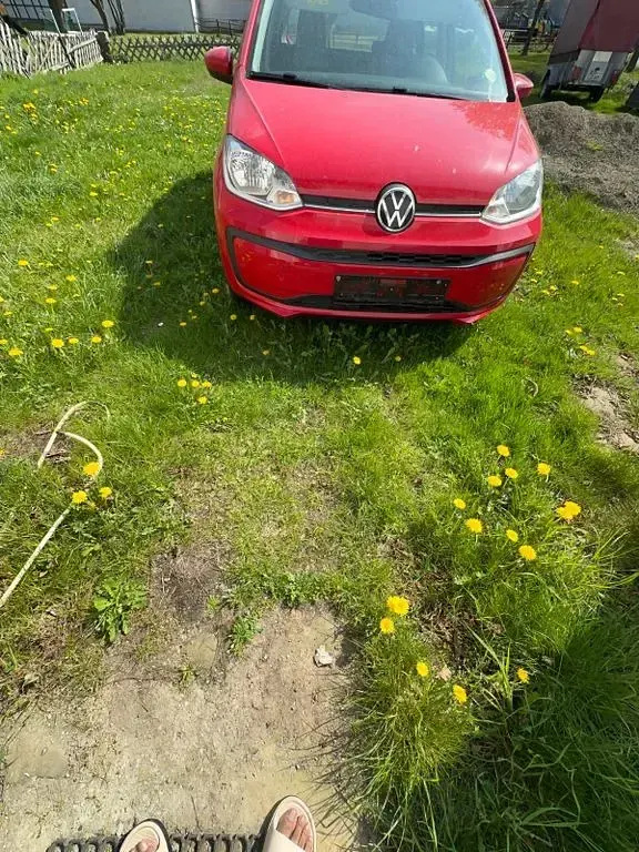 Second-hand VW up! 65 CP (47 kW) 2020 Roșu Hatchback