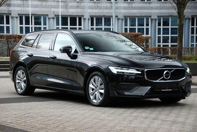 Gebraucht Volvo V60 Core 197 PS (144 kW) 2022 Schwarz Kombi