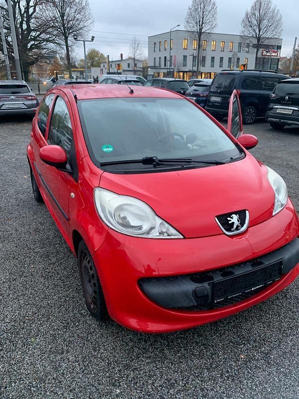 Rot Gebraucht 2007 Peugeot 107 Kleinwagen | 1.000 € (Guter Preis) - Bild 1/3