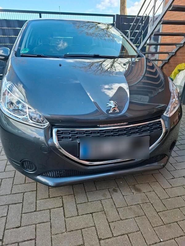 Gebraucht Peugeot 208 82 PS (60 kW) 2015 Grau Kleinwagen
