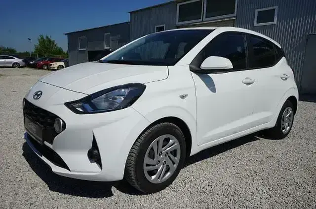 Gebraucht Hyundai i10 Select 67 PS (49 kW) 2023 Weiß Kleinwagen