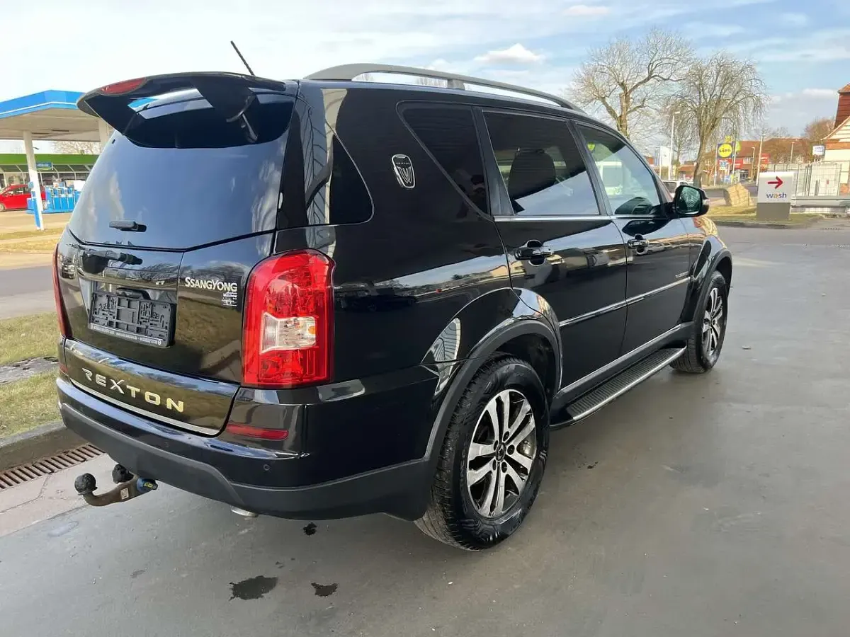 Gebraucht SsangYong Rexton Sapphire 155 PS (114 kW) 2013 Schwarz SUV