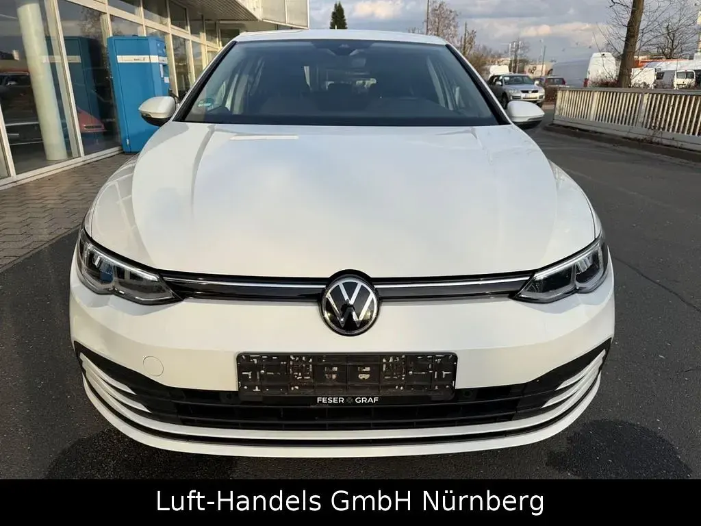 Gebraucht VW Golf VIII Life 150 PS (110 kW) 2020 Weiß Limousine