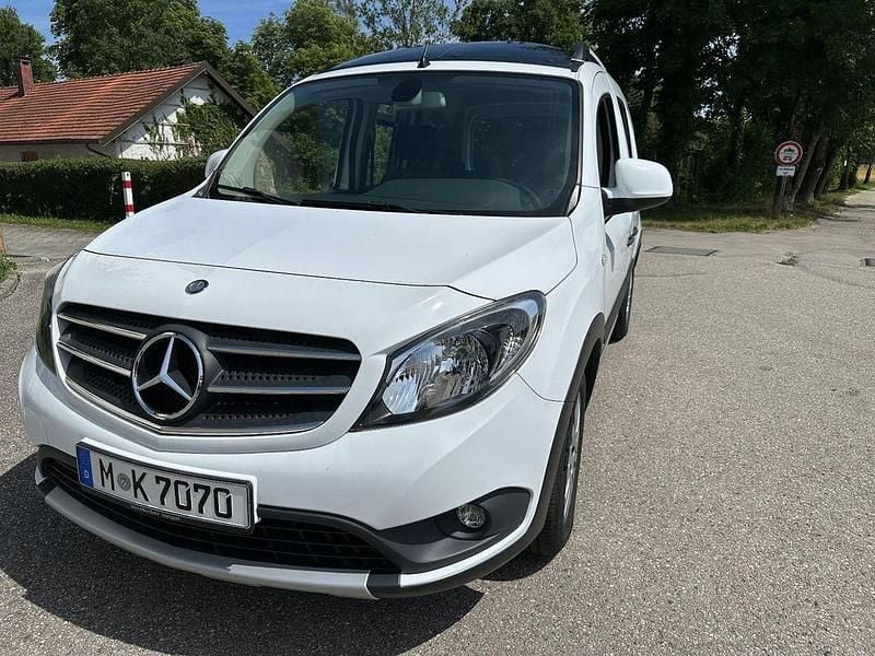 Weiß Gebraucht 2018 Mercedes Citan 112 Edition Kombi | 14.900 € (Fairer Preis) - Bild 1/4