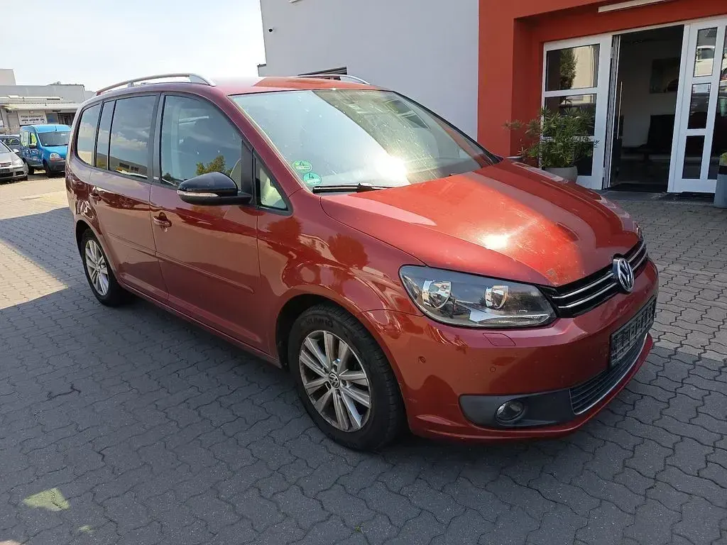 Gebraucht VW Touran Style 105 PS (77 kW) 2011 Rot Van / Kleinbus